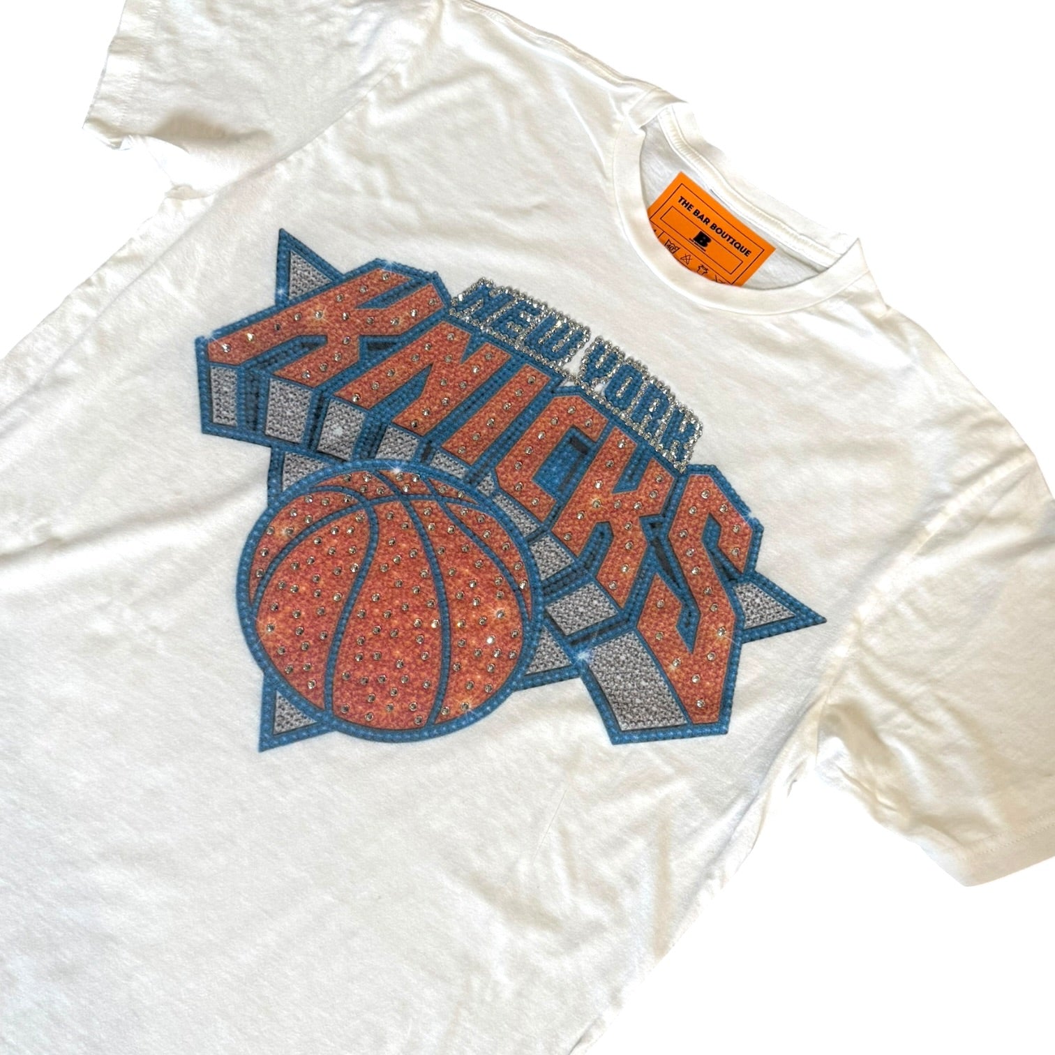 KNICKS RHINESTONE TEE (WHITE)