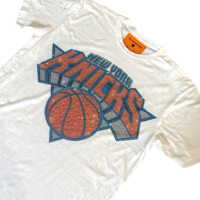 KNICKS RHINESTONE TEE (WHITE)